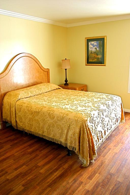 Marble Motel Tremonton Room photo