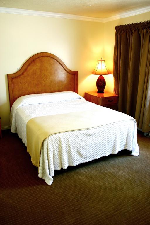 Marble Motel Tremonton Room photo